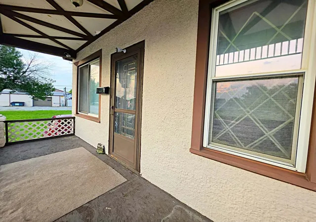 Photo 3 of Single family home for sale at 487 Wentworth Ave, Calumet City, IL 60409 | MLS# 12734594 | Listing updated on 2026-09-16