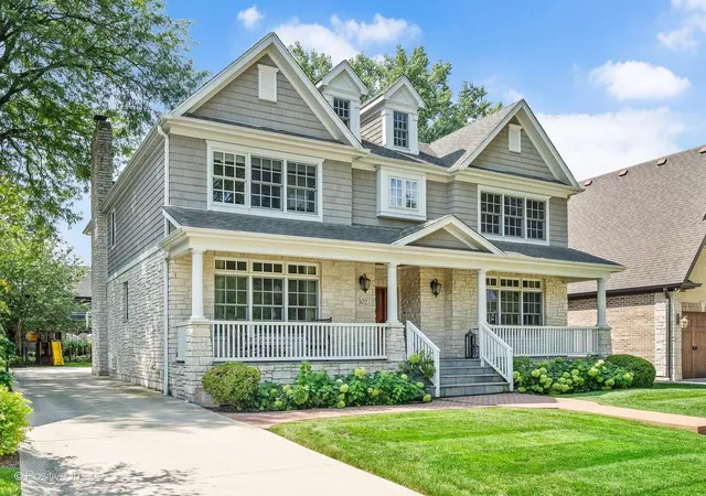 Photo 2 of Single family home for sale at 302 E Wilson St, Elmhurst, IL 60126 | MLS# 12734667 | Listing updated on 2026-09-26