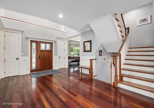 Photo 4 of Single family home for sale at 302 E Wilson St, Elmhurst, IL 60126 | MLS# 12734667 | Listing updated on 2026-09-26