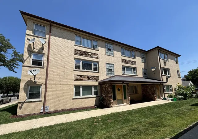 Photo 1 of Condo for sale at 3143 N Nashville Ave #3E, Chicago, IL 60634 | MLS# 12734686 | Listing updated on 2026-09-15