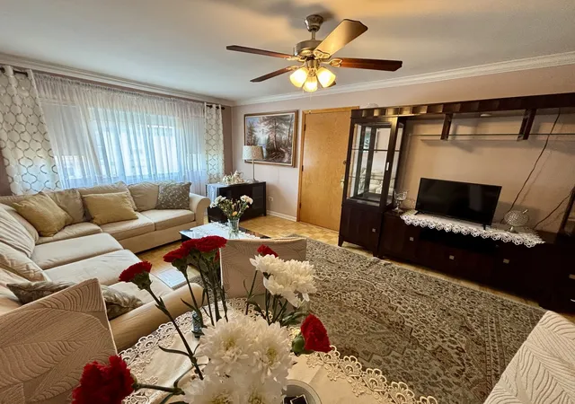 Listing Photo 5 - Condo for sale in building located at 3143 N Nashville Ave, Chicago, IL 60634 - Unit #3E