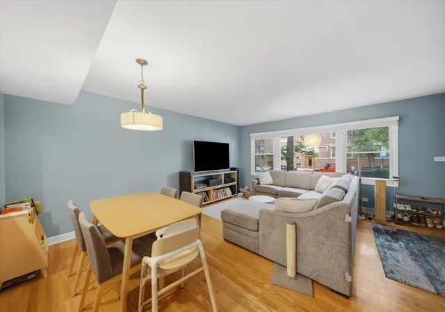 Photo 3 of Townhouse for sale at 1903 W Sunnyside Ave, Chicago, IL 60640 | MLS# 12734694 | Listing updated on 2026-09-24