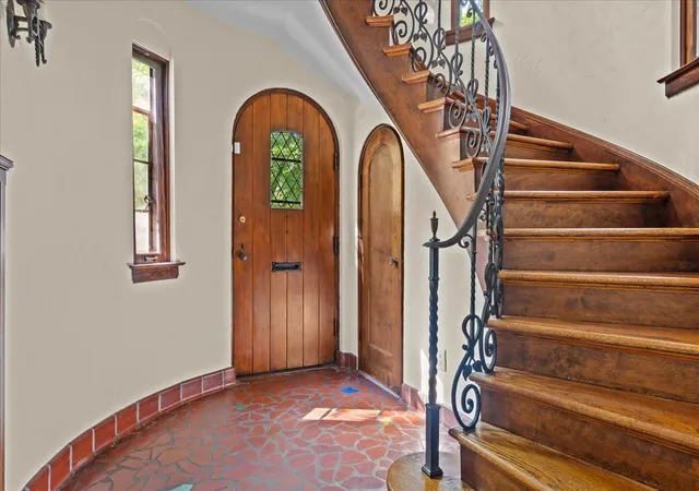 Photo 3 of Single family home for sale at 2401 Lawndale Ave, Evanston, IL 60201 | MLS# 12734782 | Listing updated on 2026-09-14