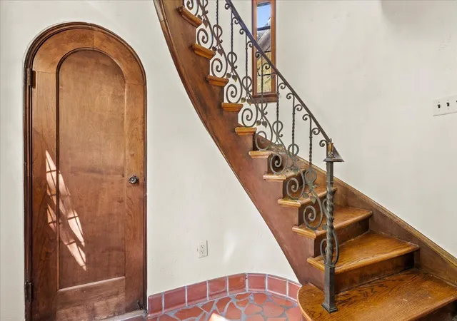Photo 4 of Single family home for sale at 2401 Lawndale Ave, Evanston, IL 60201 | MLS# 12734782 | Listing updated on 2026-09-14