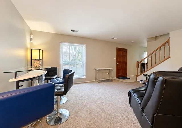 Photo 3 of Single family home for sale at 950 Purdue Ln, Matteson, IL 60443 | MLS# 12734794 | Listing updated on 2026-09-22