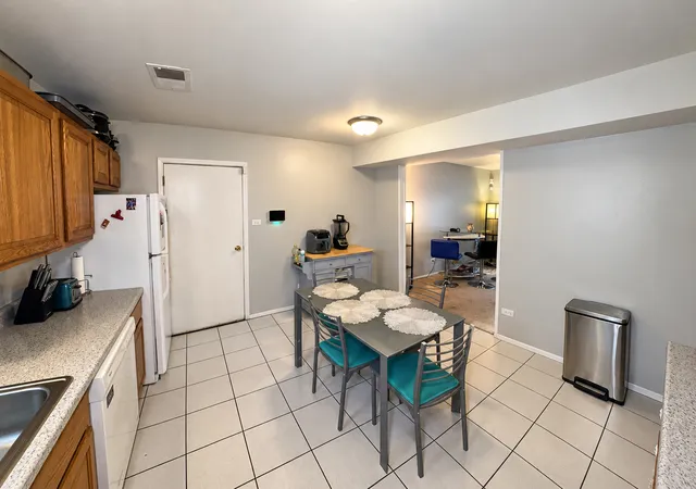 Photo 4 of Single family home for sale at 950 Purdue Ln, Matteson, IL 60443 | MLS# 12734794 | Listing updated on 2026-09-22