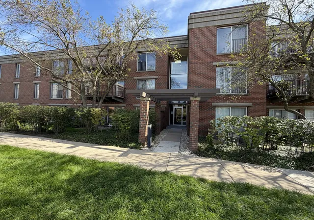 Photo 1 of Condo for sale at 422 Kelburn Rd #325, Deerfield, IL 60015 | MLS# 12734855 | Listing updated on 2026-10-06