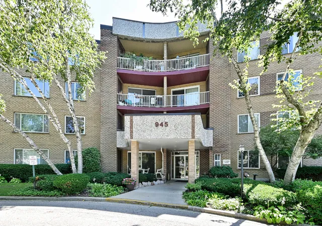 Condo for sale at 945 E Kenilworth Ave #325, Palatine, IL 60074 | MLS# 12734905