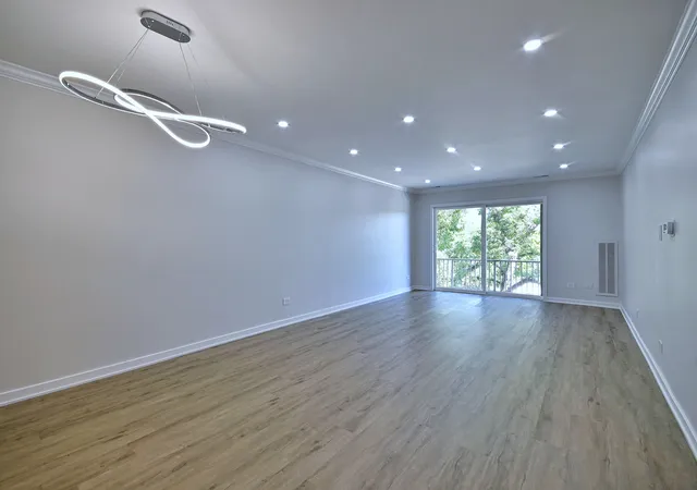 Photo 3 of Condo for sale at 945 E Kenilworth Ave #325, Palatine, IL 60074 | MLS# 12734905 | Listing updated on 2026-09-16