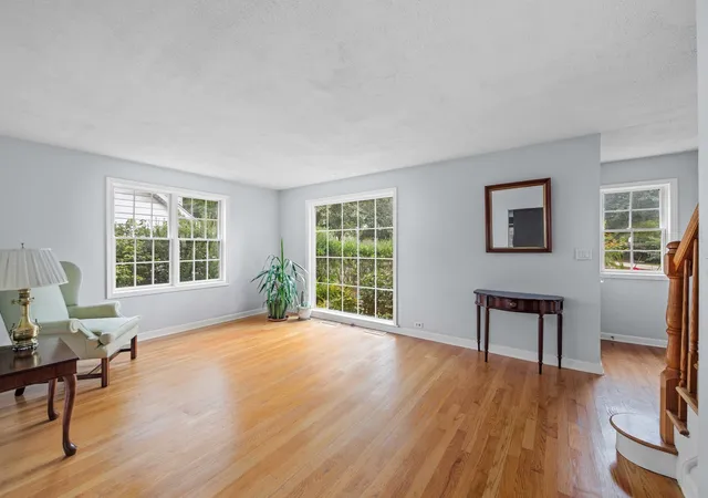 Photo 3 of Single family home for sale at 2126 Hickory Ct, Glenview, IL 60025 | MLS# 12734928 | Listing updated on 2026-09-23