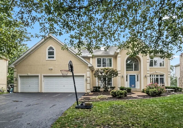 Photo 2 of Single family home for sale at 1944 Clyde Dr, Naperville, IL 60565 | MLS# 12734934 | Listing updated on 2026-10-04