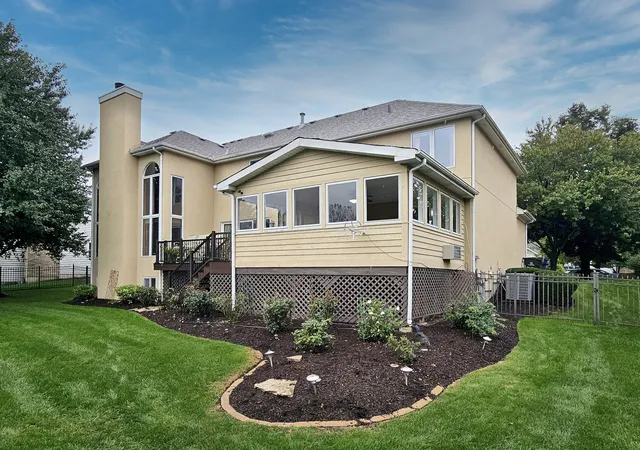 Photo 4 of Single family home for sale at 1944 Clyde Dr, Naperville, IL 60565 | MLS# 12734934 | Listing updated on 2026-10-04