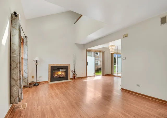 Photo 3 of Townhouse for sale at 4007 193rd Street, Country Club Hills, IL 60478 | MLS# 12734999 | Listing updated on 2026-09-12