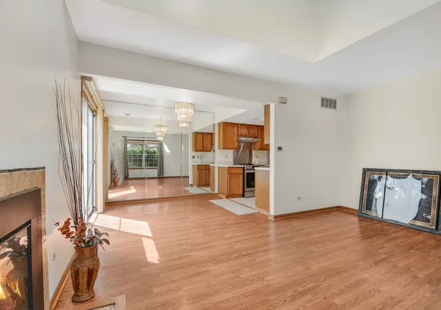 Photo 4 of Townhouse for sale at 4007 193rd Street, Country Club Hills, IL 60478 | MLS# 12734999 | Listing updated on 2026-09-12