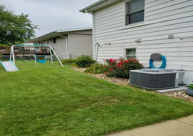 Photo 2 of Townhouse for sale at 415 Southampton Dr, Decatur, IL 62526 | MLS# 12735027 | Listing updated on 2026-08-29