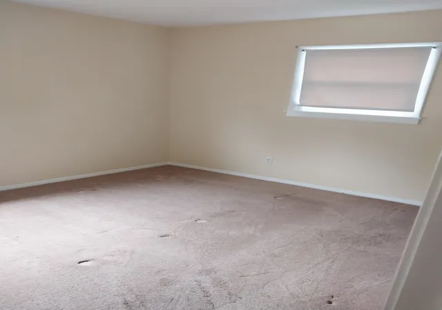 Photo 10 of Townhouse for sale at 415 Southampton Dr, Decatur, IL 62526 | MLS# 12735027 | Listing updated on 2026-08-29