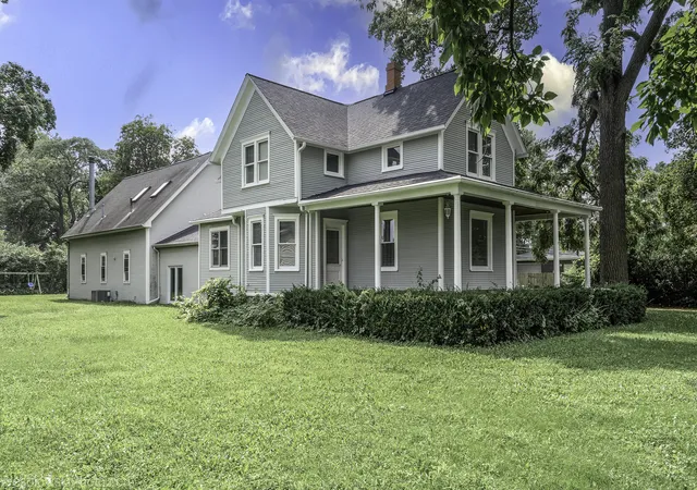 2nd image of 1961 Miner St, Des Plaines, IL 60016 | MLS# 12735029