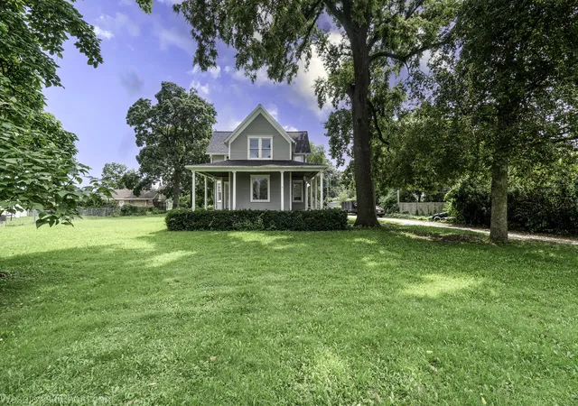 Photo 3 of Single family home for sale at 1961 Miner St, Des Plaines, IL 60016 | MLS# 12735029 | Listing updated on 2026-10-02