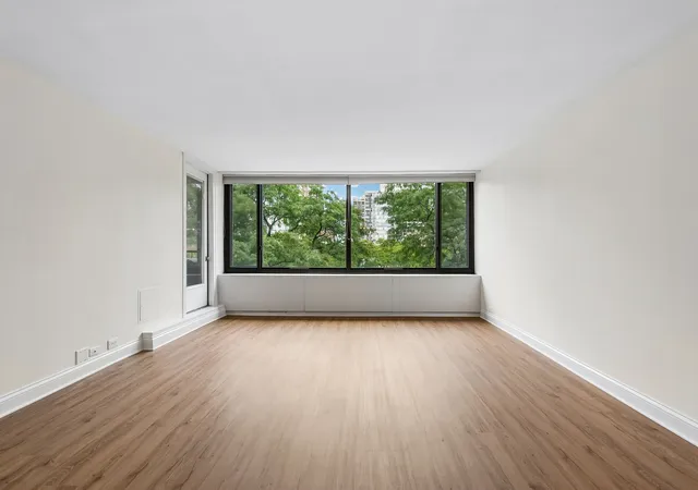 Photo 4 of Condo for sale at 1555 N Sandburg Ter #512K, Chicago, IL 60610 | MLS# 12735031 | Listing updated on 2026-09-20