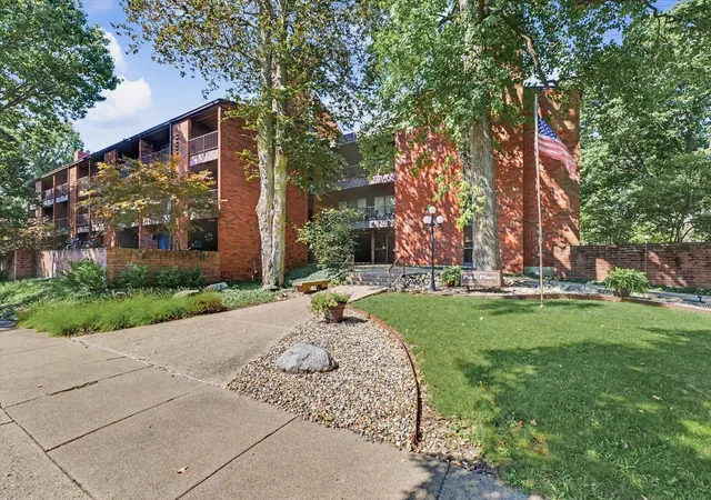 Photo 3 of Condo for sale at 107 N Elm St #205, Champaign, IL 61820 | MLS# 12735077 | Listing updated on 2026-09-18