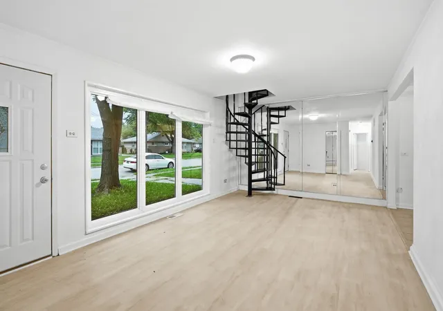 Photo 3 of Single family home for sale at 136 Well St, Park Forest, IL 60466 | MLS# 12735143 | Listing updated on 2026-09-17