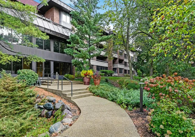 1st image of 1409 Burr Oak Rd #310A, Hinsdale, IL 60521 | MLS# 12735161