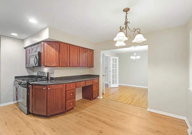 Photo 3 of Single family home for sale at 16919 School St, South Holland, IL 60473 | MLS# 12735173 | Listing updated on 2026-09-22