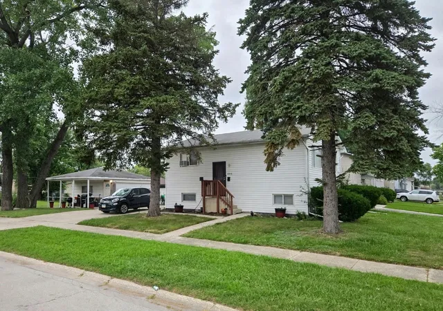 Photo 1 of Single family home for sale at 16258 Laflin Ave, Markham, IL 60428 | MLS# 12735198 | Listing updated on 2026-10-07
