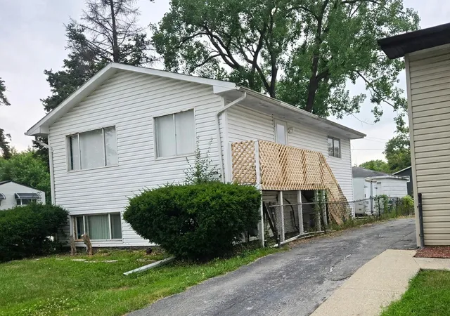 Photo 2 of Single family home for sale at 16258 Laflin Ave, Markham, IL 60428 | MLS# 12735198 | Listing updated on 2026-10-07