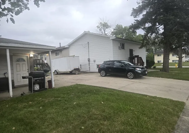 Photo 4 of Single family home for sale at 16258 Laflin Ave, Markham, IL 60428 | MLS# 12735198 | Listing updated on 2026-09-23