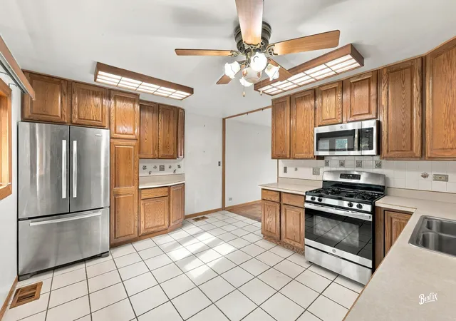 Photo 4 of Single family home for sale at 295 Anderson Ter, Des Plaines, IL 60016 | MLS# 12735203 | Listing updated on 2026-10-29