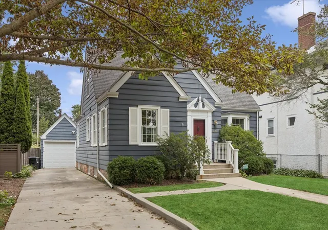 Photo 2 of Single family home for sale at 629 Franklin Ave, River Forest, IL 60305 | MLS# 12735214 | Listing updated on 2026-10-06