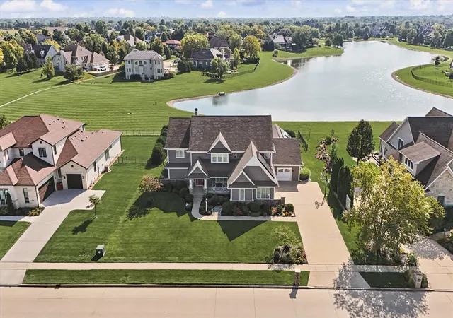 Photo 4 of Single family home for sale at 1706 Mullikin Dr, Champaign, IL 61822 | MLS# 12735246 | Listing updated on 2026-09-15