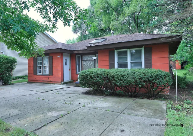 Photo 1 of Single family home for sale at 1924 Bethesda Blvd, Zion, IL 60099 | MLS# 12735247 | Listing updated on 2026-10-08