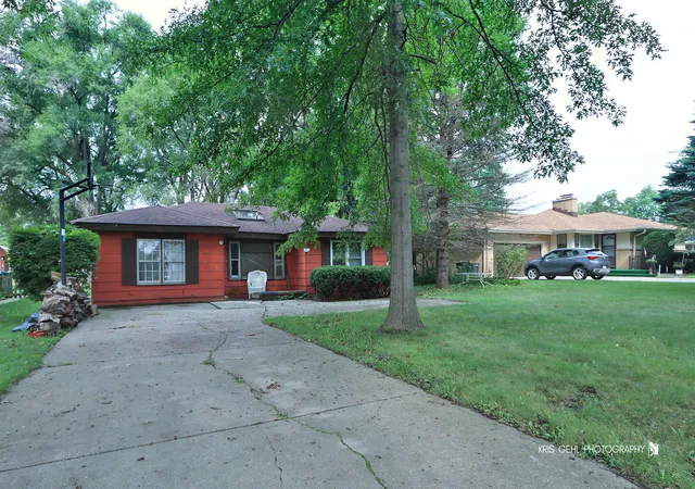 Photo 2 of Single family home for sale at 1924 Bethesda Blvd, Zion, IL 60099 | MLS# 12735247 | Listing updated on 2026-10-08