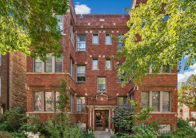 Listing Photo 1 - Condo for sale in building located at 6454 N Bosworth Ave, Chicago, IL 60626 - Unit #3A