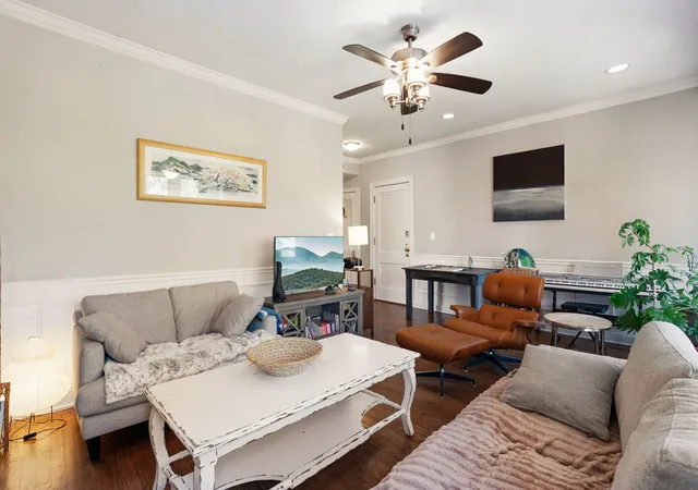 Listing Photo 5 - Condo for sale in building located at 6454 N Bosworth Ave, Chicago, IL 60626 - Unit #3A