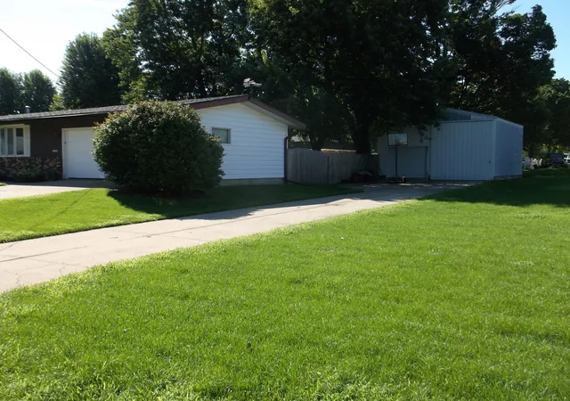 Photo 3 of Single family home for sale at 516 Orange St, Princeton, IL 61356 | MLS# 12735289 | Listing updated on 2026-09-14
