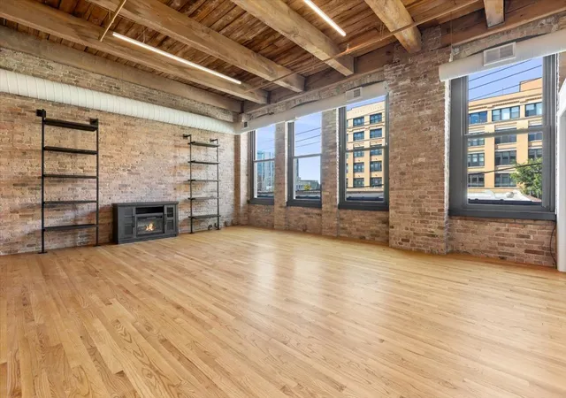 Photo 3 of Condo for sale at 400 S Green St #210, Chicago, IL 60607 | MLS# 12735328 | Listing updated on 2026-10-22
