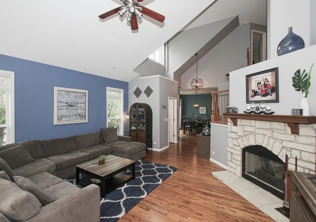 Photo 3 of Townhouse for sale at 44 Lakebreeze Ct, Lake Zurich, IL 60047 | MLS# 12735406 | Listing updated on 2026-09-21