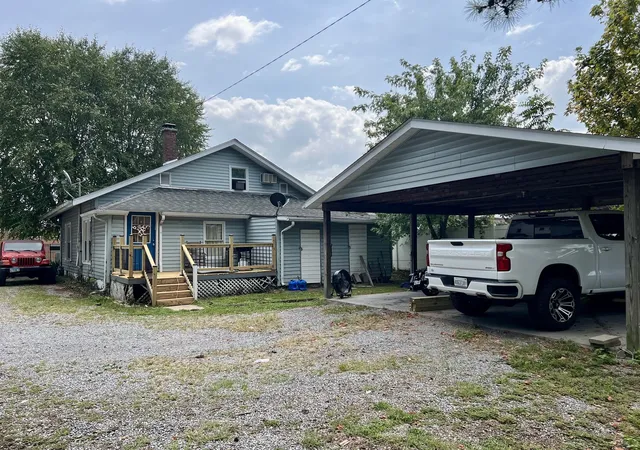 Photo 3 of Single family home for sale at 107 N 19th Street, Herrin, IL 62948 | MLS# 12735448 | Listing updated on 2026-10-13