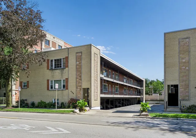 Photo 1 of Condo for sale at 409 Lathrop Ave #1B, River Forest, IL 60305 | MLS# 12735462 | Listing updated on 2026-09-07