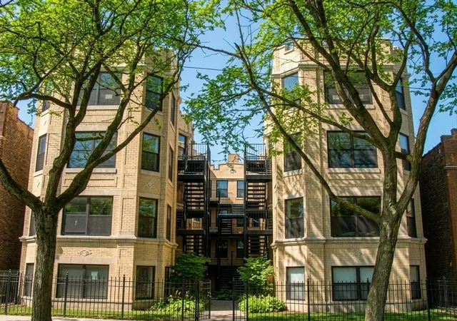 Listing Photo 1 - Condo for sale in building located at 6410 N Hoyne Ave, Chicago, IL 60645 - Unit #2W