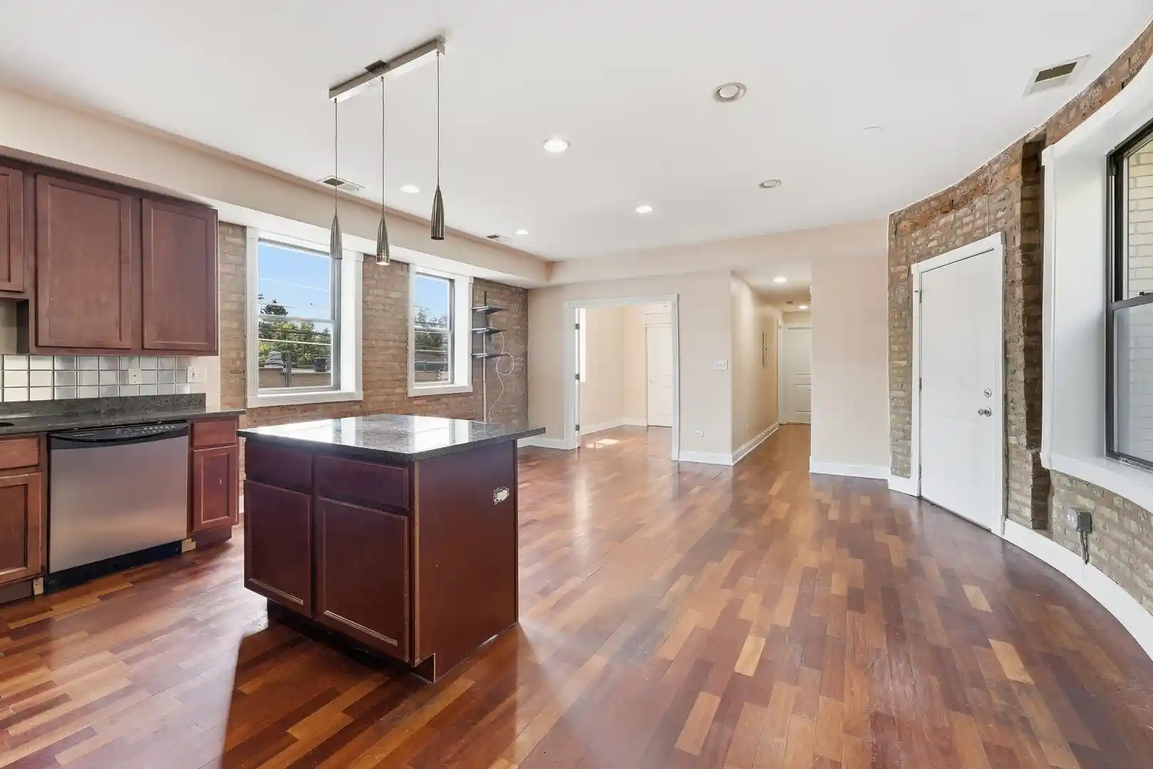 Listing Photo 2 - Condo for sale in 6410 N Hoyne Ave located at 6410 N Hoyne Ave, Chicago, IL 60645 - Unit #2W