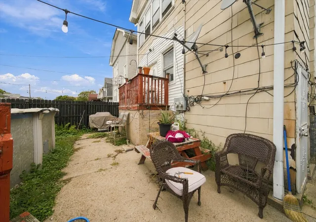Listing Photo 5 - Condo for sale in building located at 4937 W Melrose St, Chicago, IL 60641
