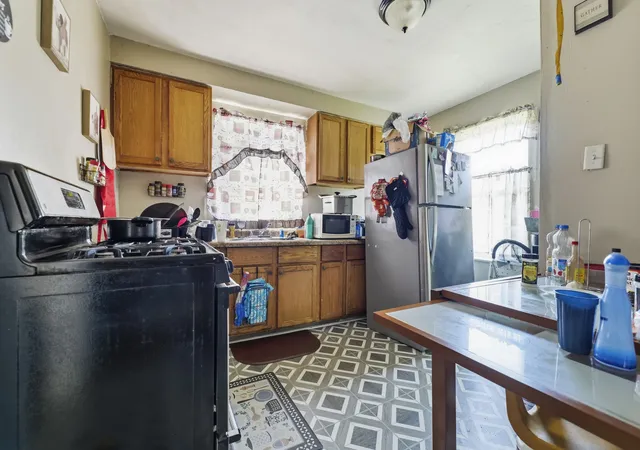 Photo 3 of Single family home for sale at 10152 S Bensley Ave, Chicago, IL 60617 | MLS# 12735550 | Listing updated on 2026-09-20
