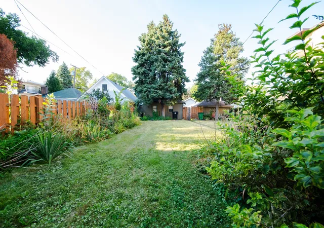 Photo 4 of Single family home for sale at 7415 Dixon St, Forest Park, IL 60130 | MLS# 12735597 | Listing updated on 2026-09-14