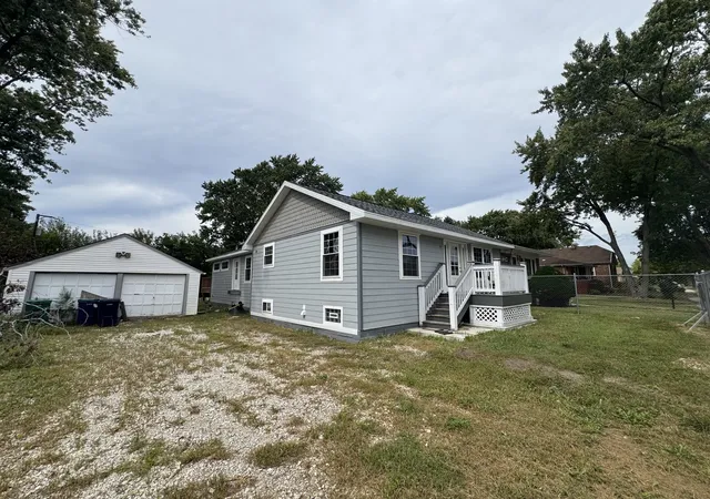 Photo 1 of Single family home for sale at 9630 S Sacramento Ave, Evergreen Park, IL 60805 | MLS# 12735731 | Listing updated on 2026-09-27