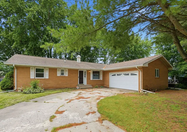 Photo 1 of Single family home for sale at 109 N 3rd Street, Colona, IL 61241 | MLS# 12735736 | Listing updated on 2026-09-11