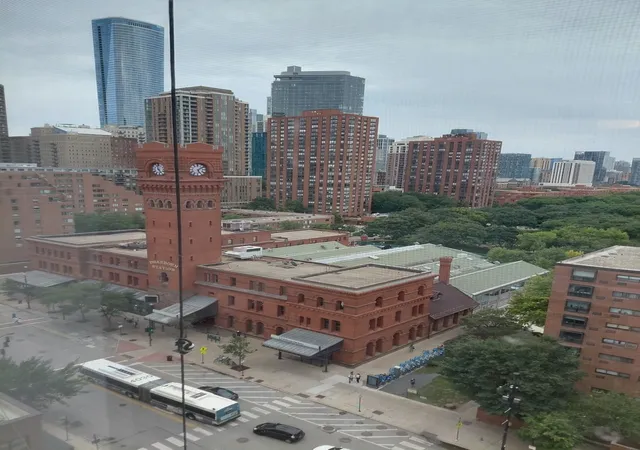 Listing Photo 2 - Condo for sale in building located at 780 S Federal St, Chicago, IL 60605 - Unit #1008